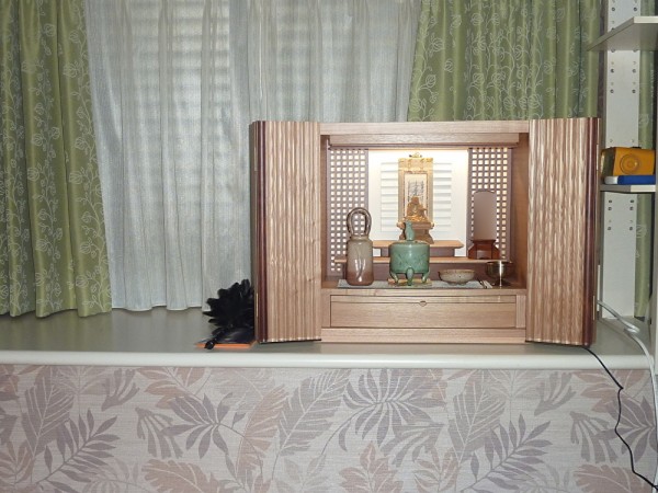 新しいお仏壇との出会い その１７ ～コンパクト家具調（モダン）仏壇～サムネイル